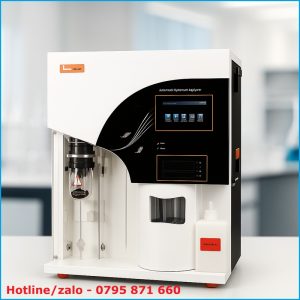 Máy chưng cất đạm tự động HANON K1100F chụp cận cảnh trong phòng thí nghiệm.